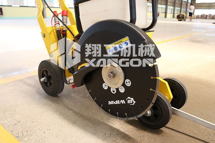 液壓(ya)圓盤切(qie)割鋸