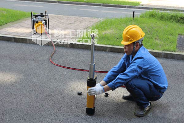 雙(shuang)擊液壓(ya)頂杆